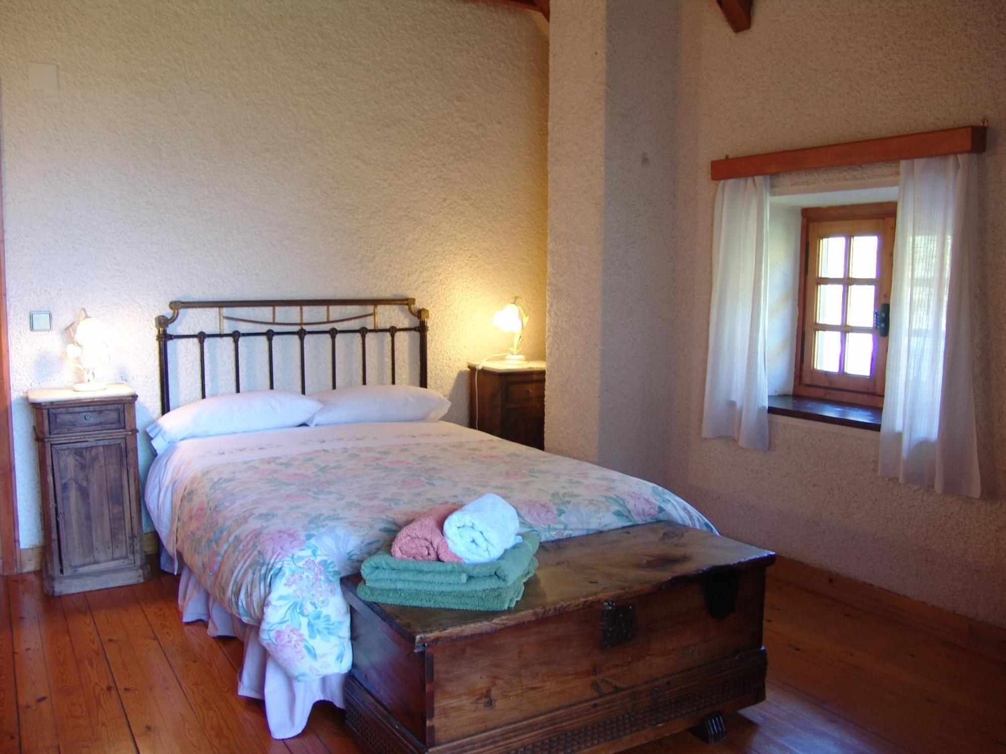 Casas De Zapatierno Casa de hóspedes Espierba Quarto foto