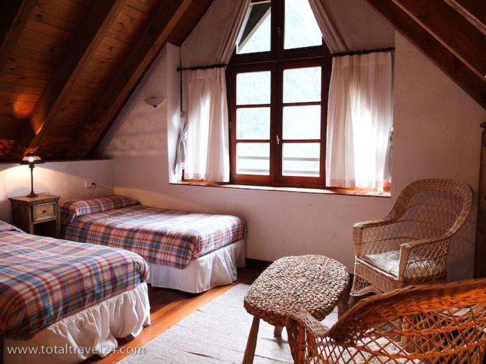 Casas De Zapatierno Casa de hóspedes Espierba Quarto foto